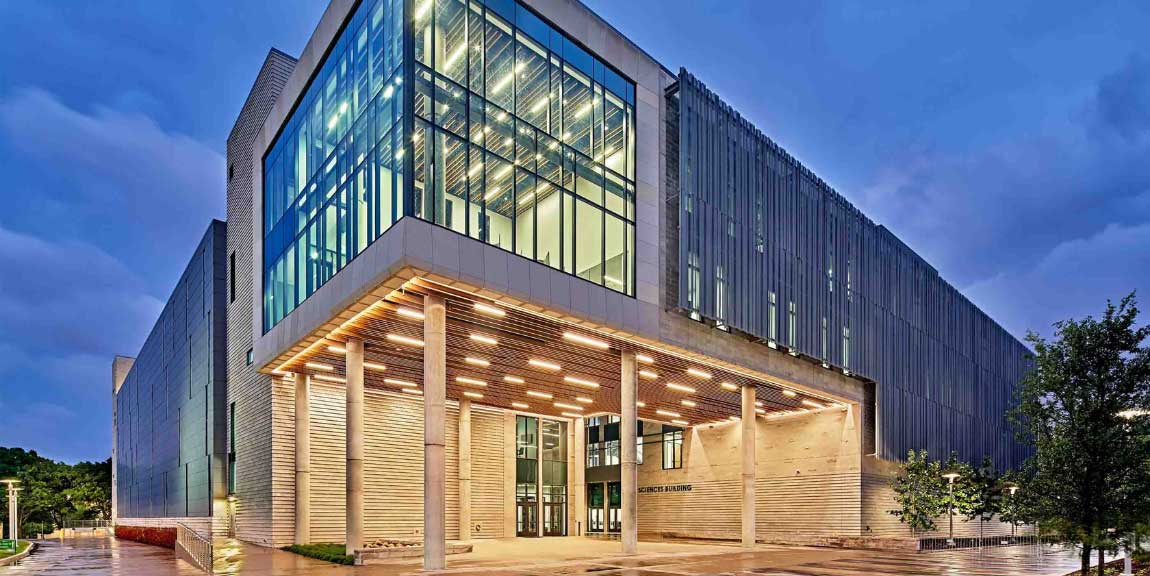 The UT Dallas Sciences Building at night.