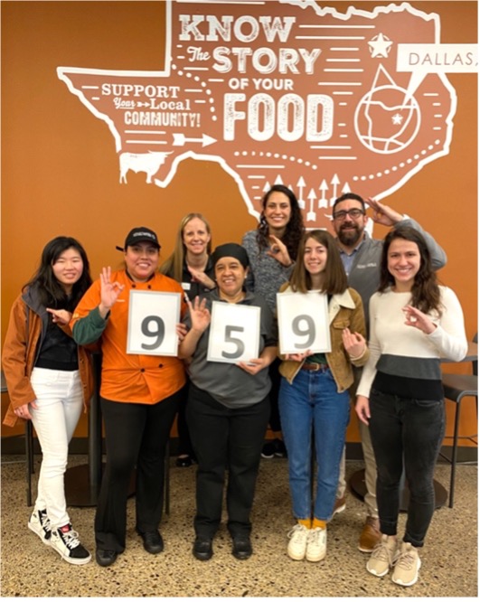 Food Recovery Network volunteers celebrate donating 959 pounds to Hope’s Door in 2019.